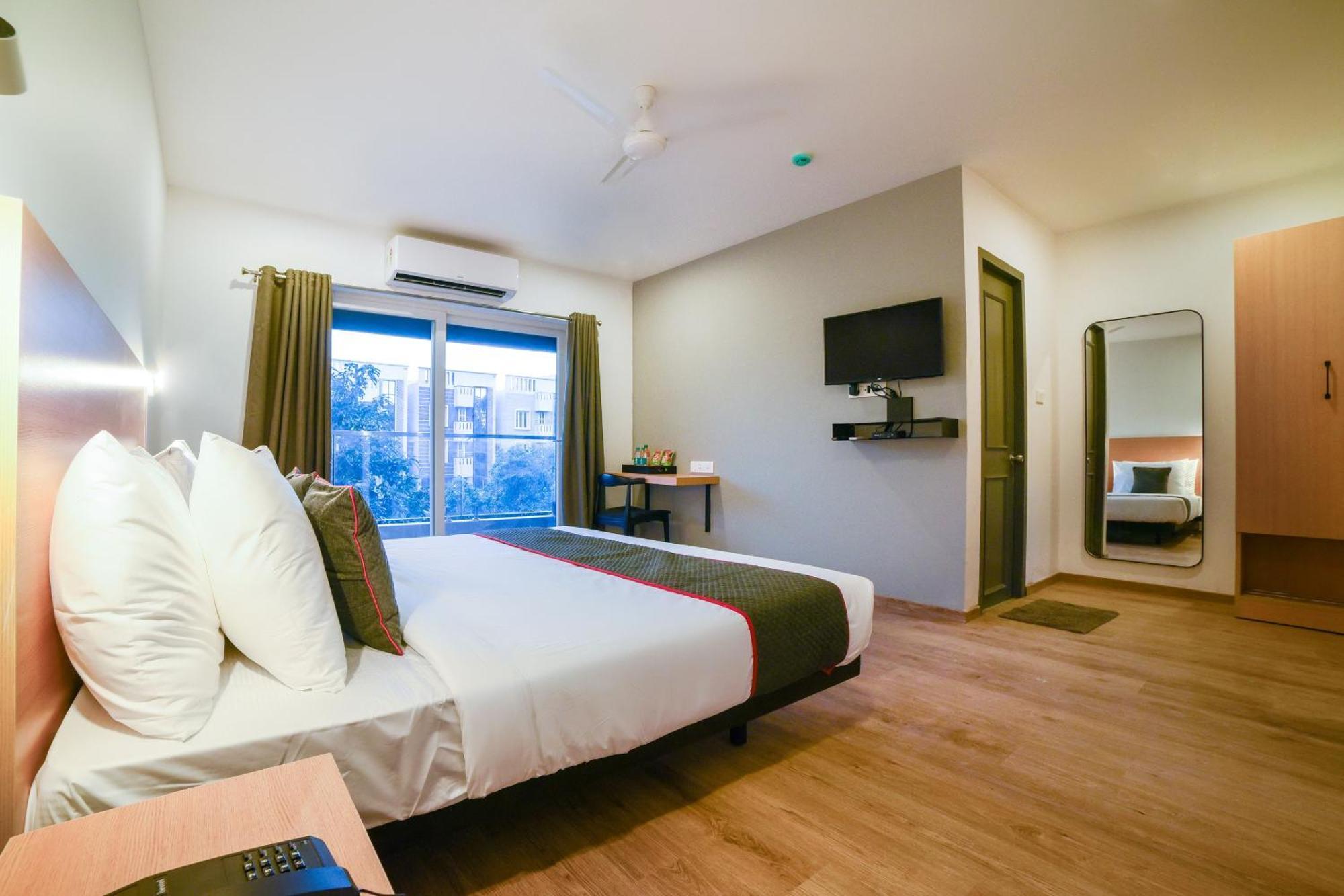Townhouse 211 Laguna Ecr Near Juhu Beach Chennai Bagian luar foto