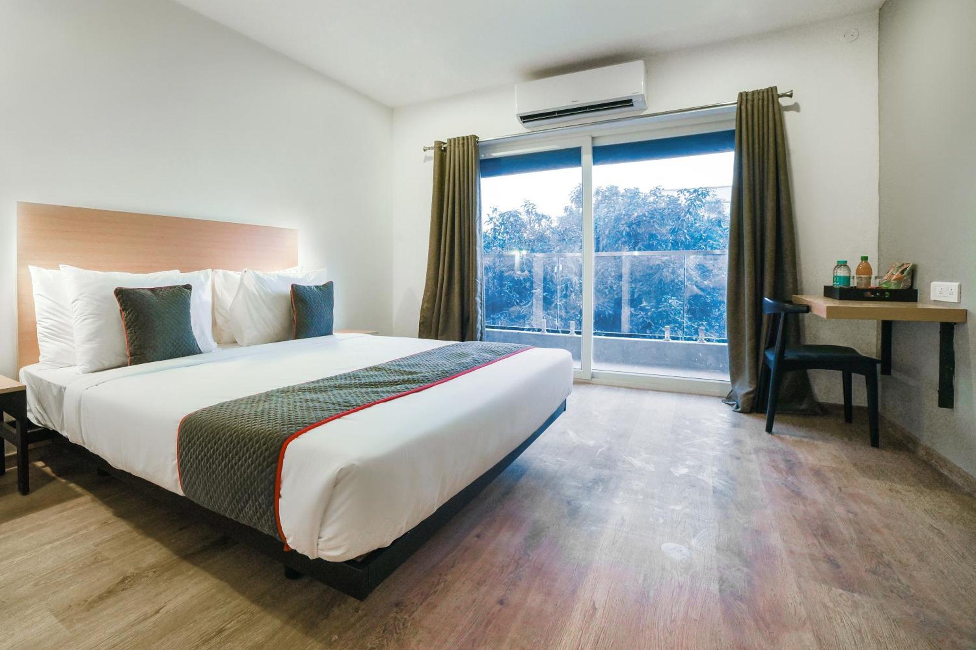 Townhouse 211 Laguna Ecr Near Juhu Beach Chennai Bagian luar foto