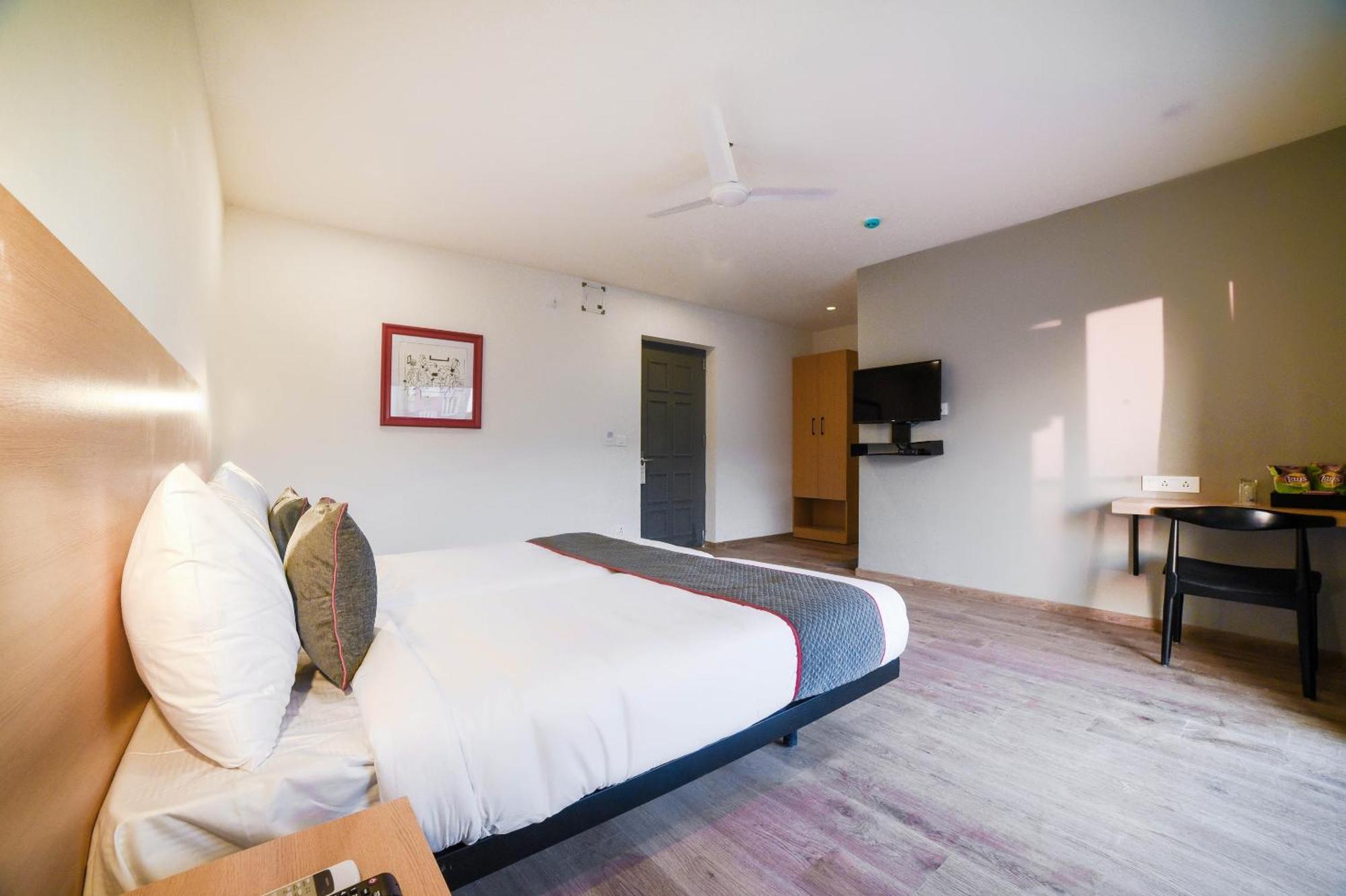 Townhouse 211 Laguna Ecr Near Juhu Beach Chennai Bagian luar foto